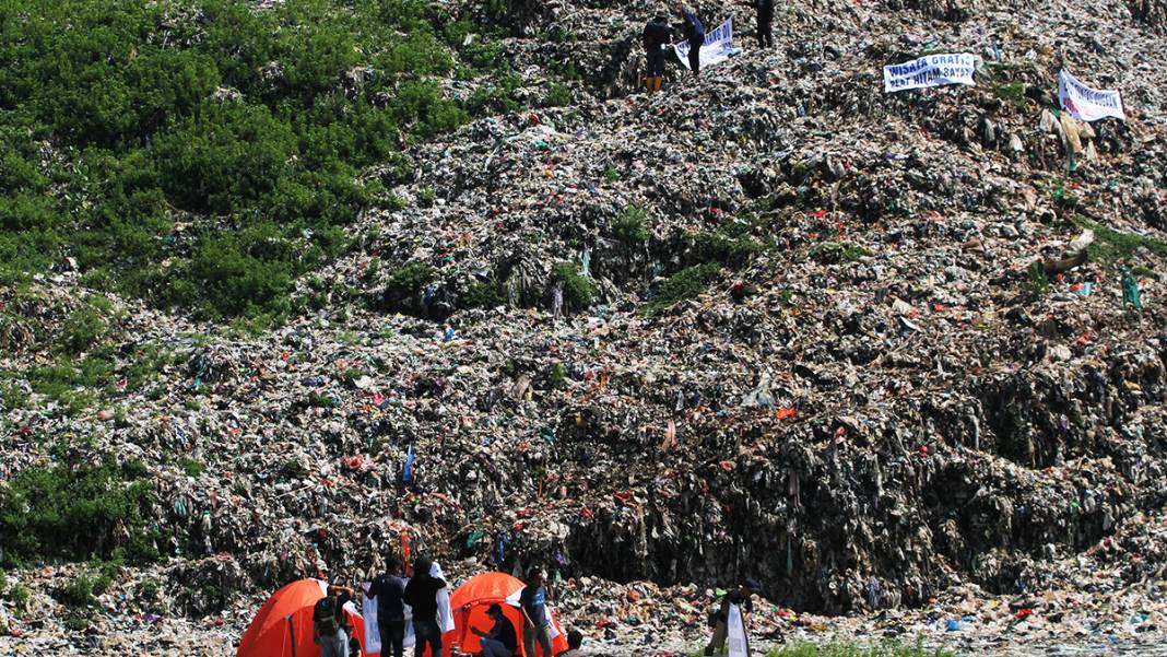 Her gün yükselen çöp dağlarına karşı çevre eylemi 3